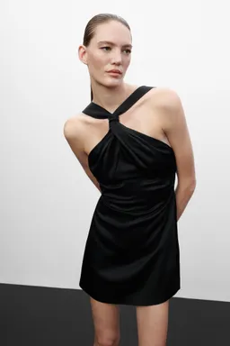 Vestido satinado con nudo de Mango en Vestidos para argentina
