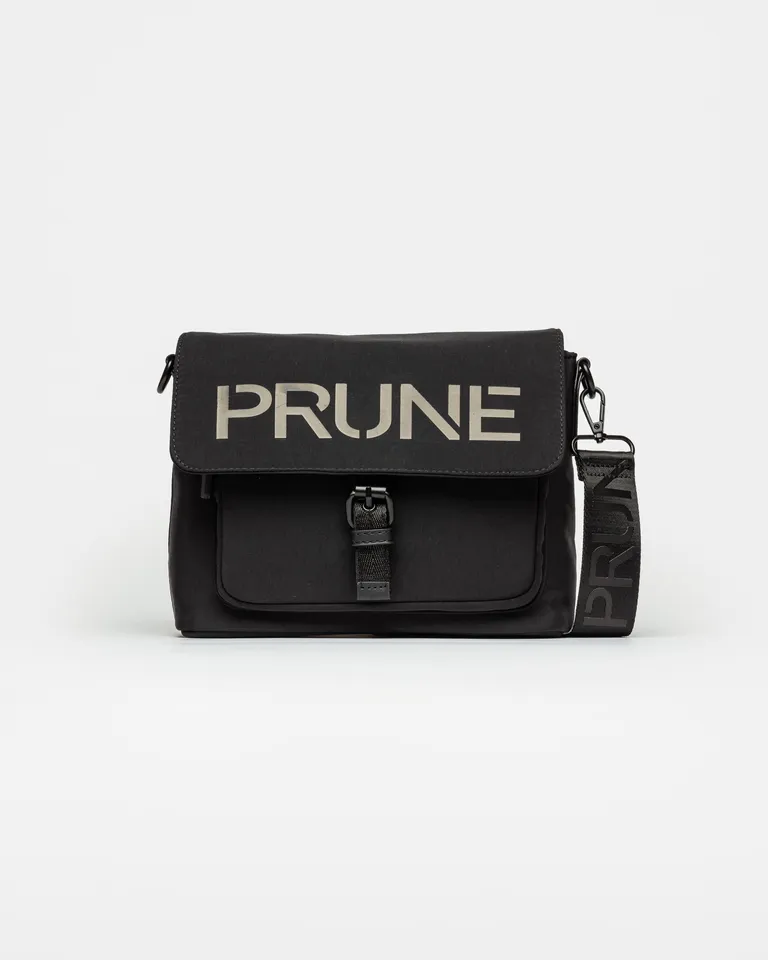 Bolso bandolera en nylon negro con impresión del logo PRUNE de Prüne en Bolsos y Carteras para argentina