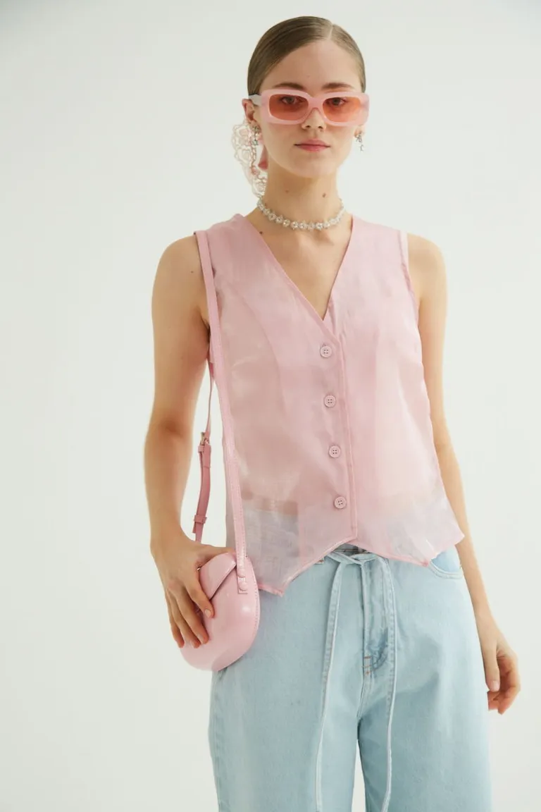 Chaleco de organza con corte sastre y escote en V de Las Pepas en Chalecos para argentina