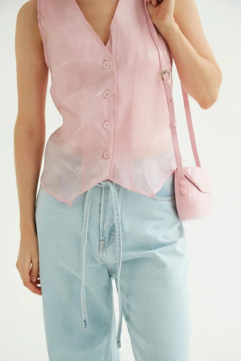 Chaleco de organza con corte sastre y escote en V de Las Pepas en Chalecos para argentina