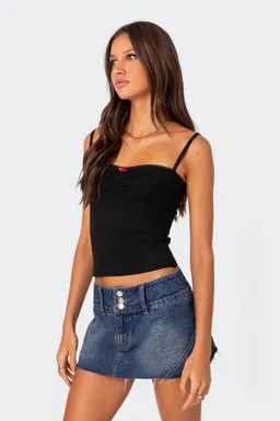 Musculosa karlee rib de Edikted en Tops para argentina