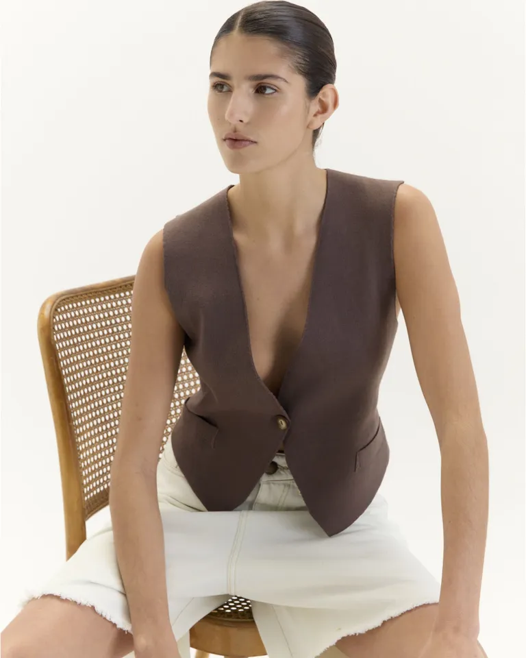 Chaleco corto de punto calado en tono marrón para mujer de Blue Sheep en Chalecos para argentina