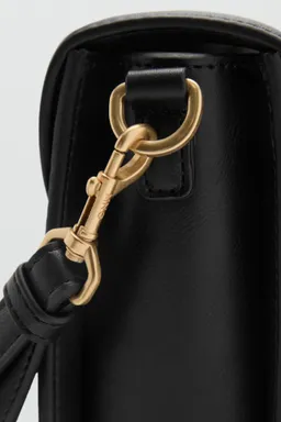 Bandolera con solapa de Mango en Bolsos y Carteras para argentina