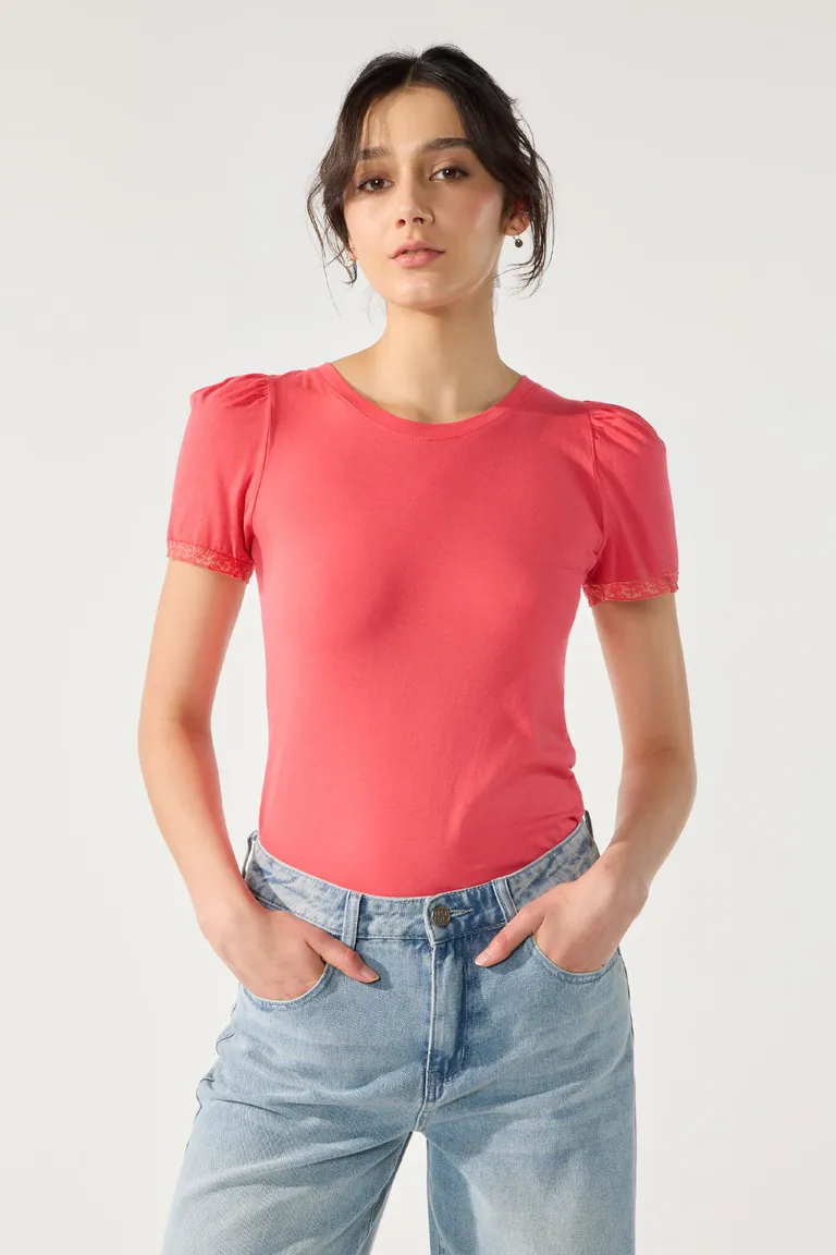Remera roja de algodón con mangas fruncidas para mujer de Cuesta Blanca en Remeras para argentina
