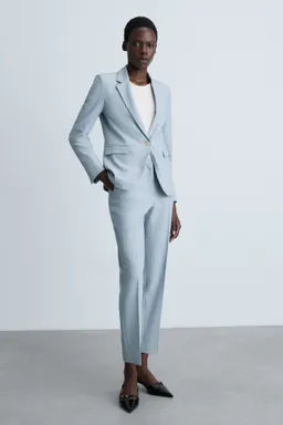 Blazer entallada liviana de Mango en Blazers para argentina