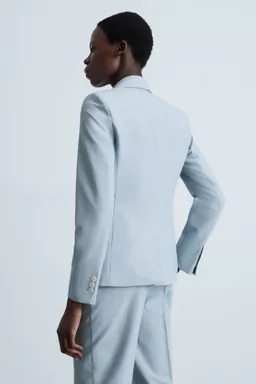 Blazer entallada liviana de Mango en Blazers para argentina