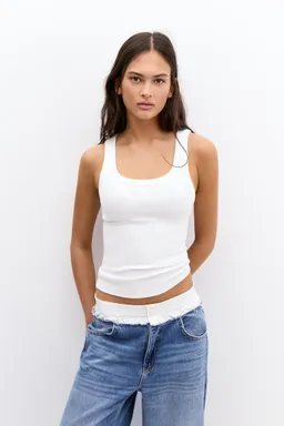 Musculosa canalé de Pull&Bear en Tops para argentina