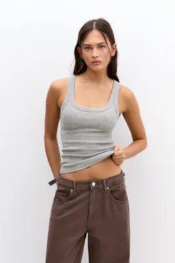 Musculosa canalé de Pull&Bear en Tops para argentina