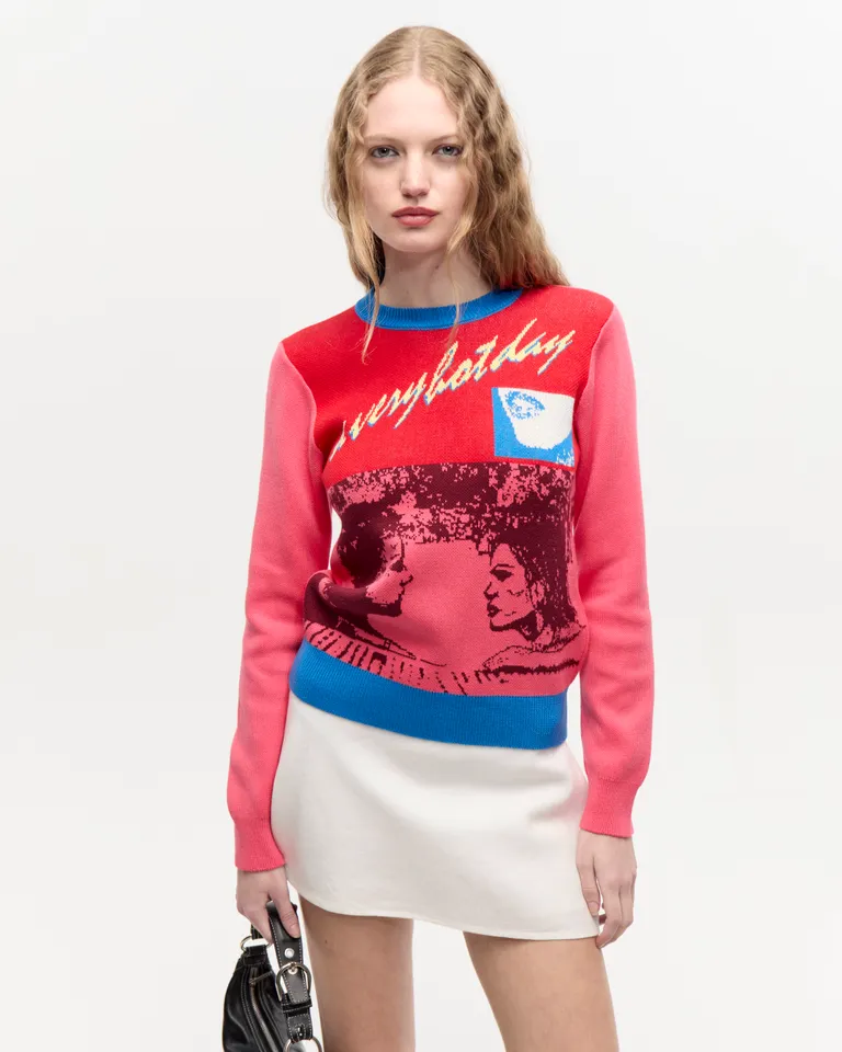 Buzo rojo de calce ajustado con diseño jacquard en frente de Ay Not Dead en Buzos y Sweaters para argentina