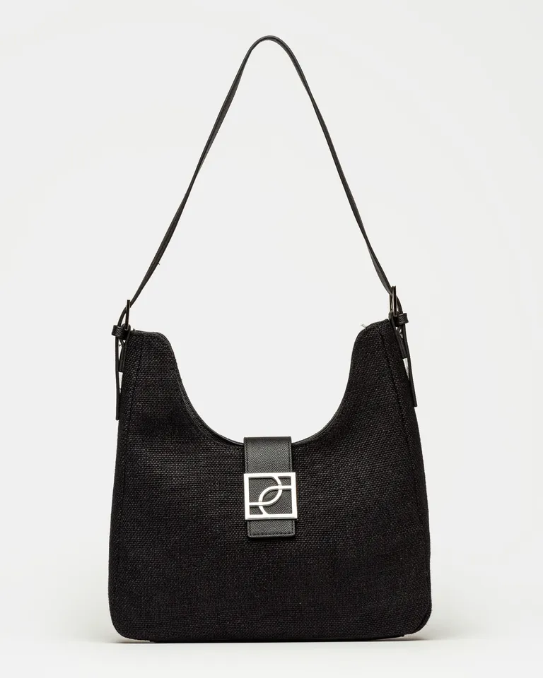 Cartera al hombro de la línea signature con herraje metálico en la solapa de Prüne en Bolsos y Carteras para argentina