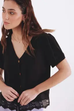 Camisa escote puntilla abajo de Blush en Camisas para argentina
