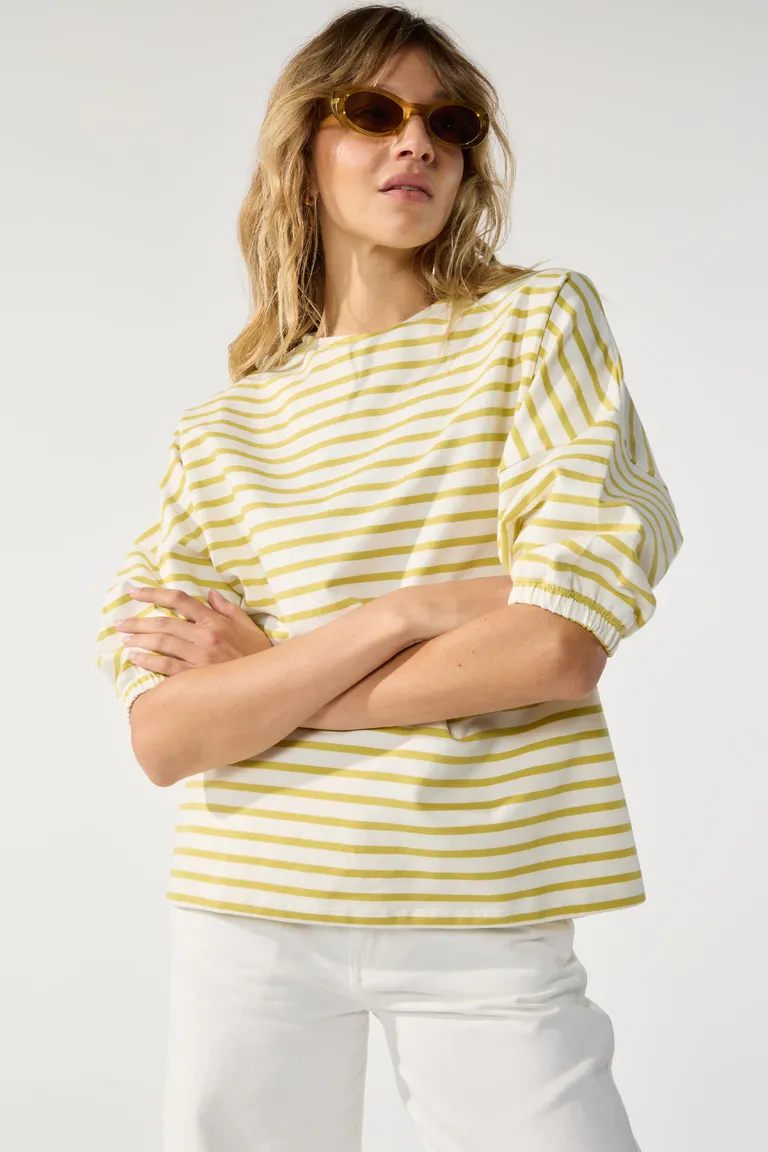 Buzo con Diseño a Rayas en Color Amarillo para Mujer de Cuesta Blanca en Buzos y Sweaters para argentina