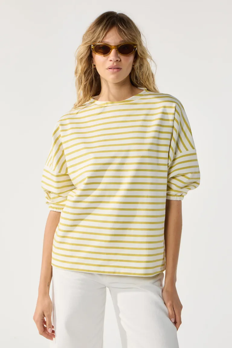Buzo con Diseño a Rayas en Color Amarillo para Mujer de Cuesta Blanca en Buzos y Sweaters para argentina