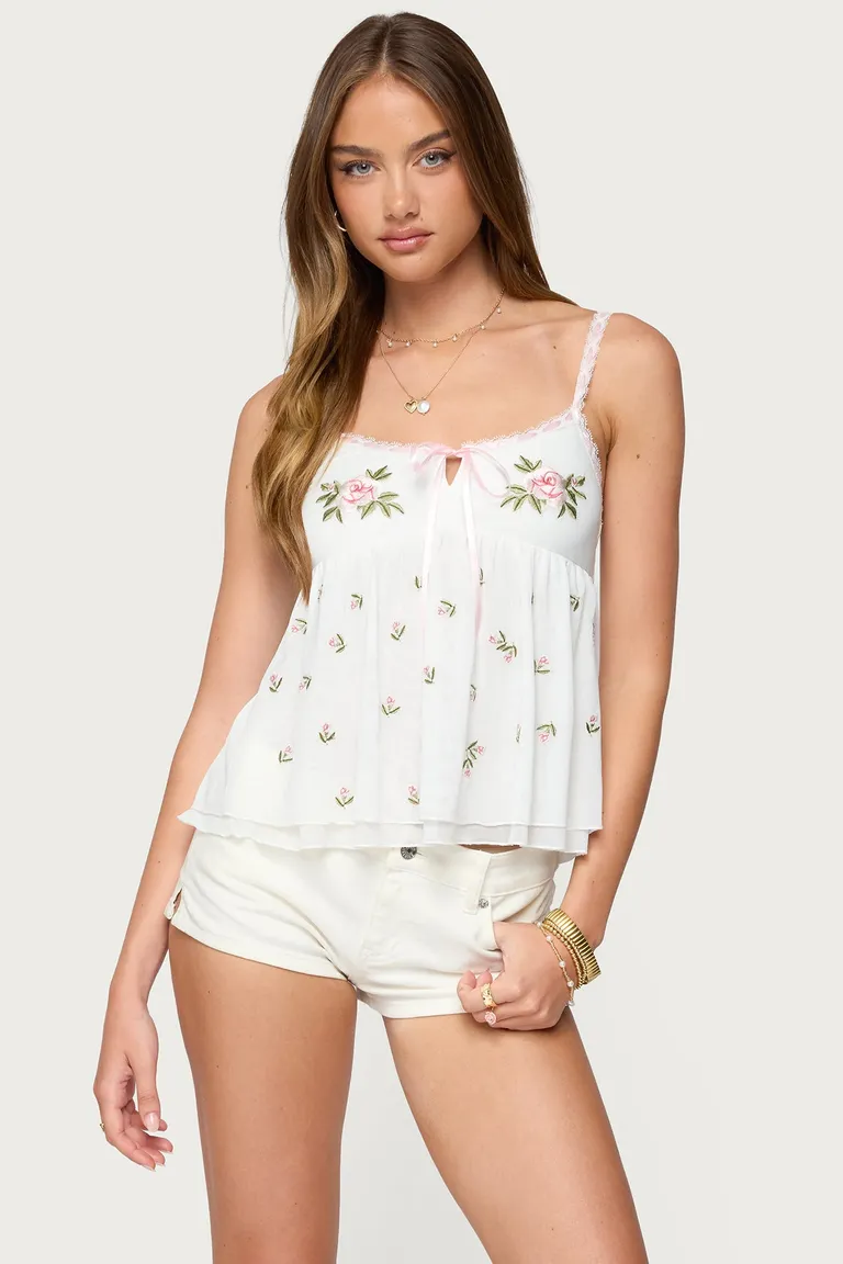 Top babydoll malla bordada de Edikted en Tops para argentina