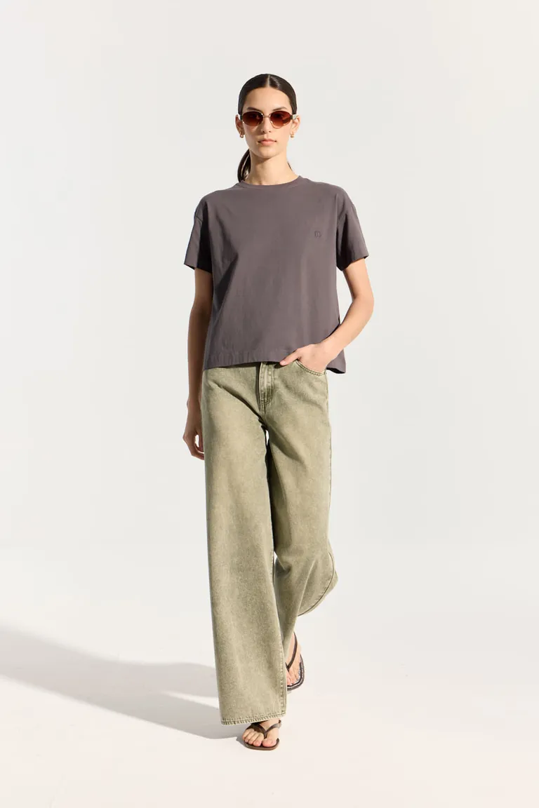 Pantalón de pierna ancha beige, un clásico versátil para el guardarropa femenino de Portsaid en Pantalones para argentina