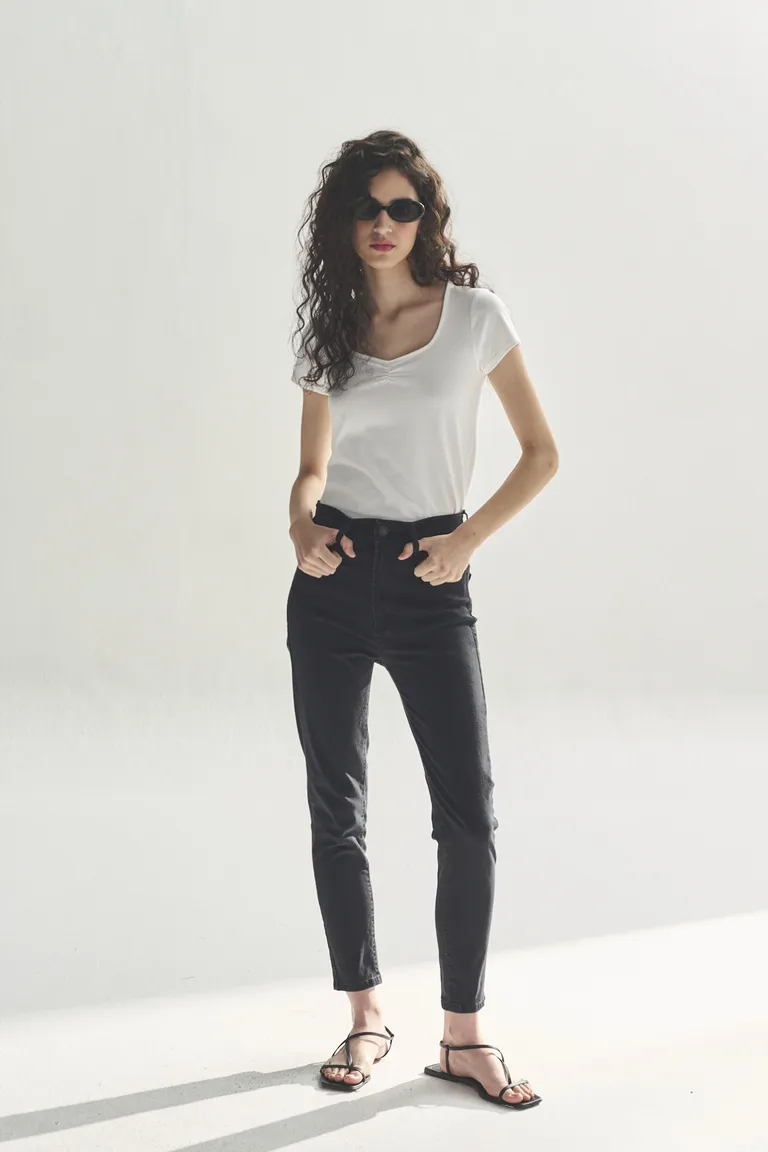 Pantalón negro de corte recto para mujer, elegante y cómodo para uso diario de Akiabara en Pantalones para argentina