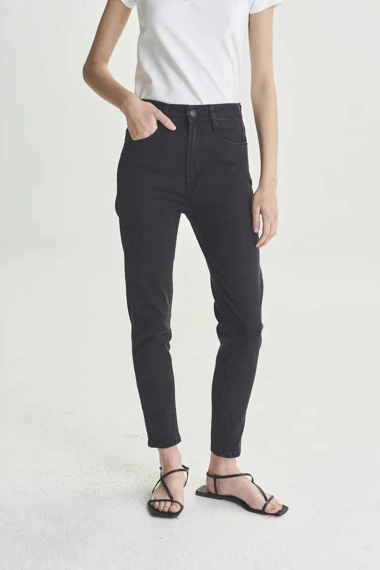 Pantalón negro de corte recto para mujer, elegante y cómodo para uso diario de Akiabara en Pantalones para argentina