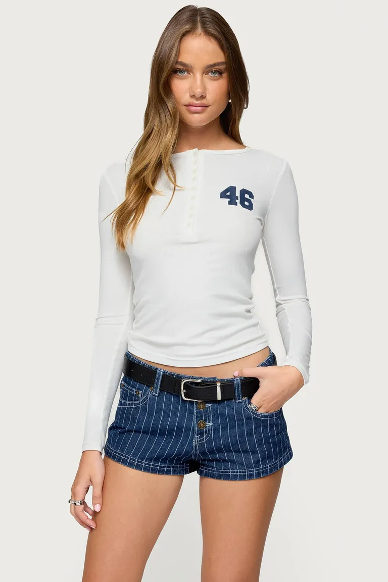 Remera henley texturada de Edikted en Tops para argentina