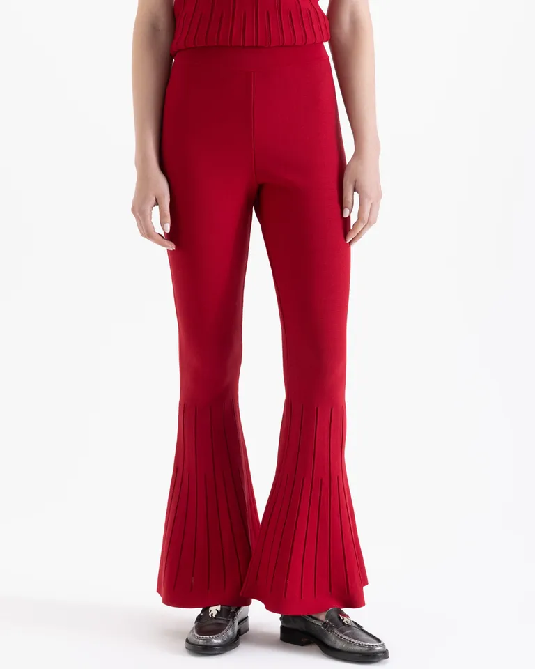 Pantalon de calce ajustado con botamanga ancha acampanada y diseño de textura acanalada de Jazmin Chebar en Pantalones para argentina