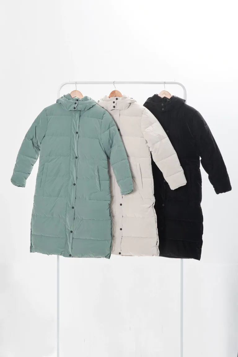 Campera estilizada en tonos verdes, perfecta para lucir con cualquier outfit de Apricot en Chaquetas para argentina