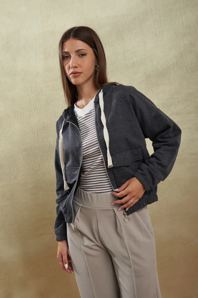 Campera urbana de diseño sobrio y elegante para mujer de Apricot en Chaquetas para argentina