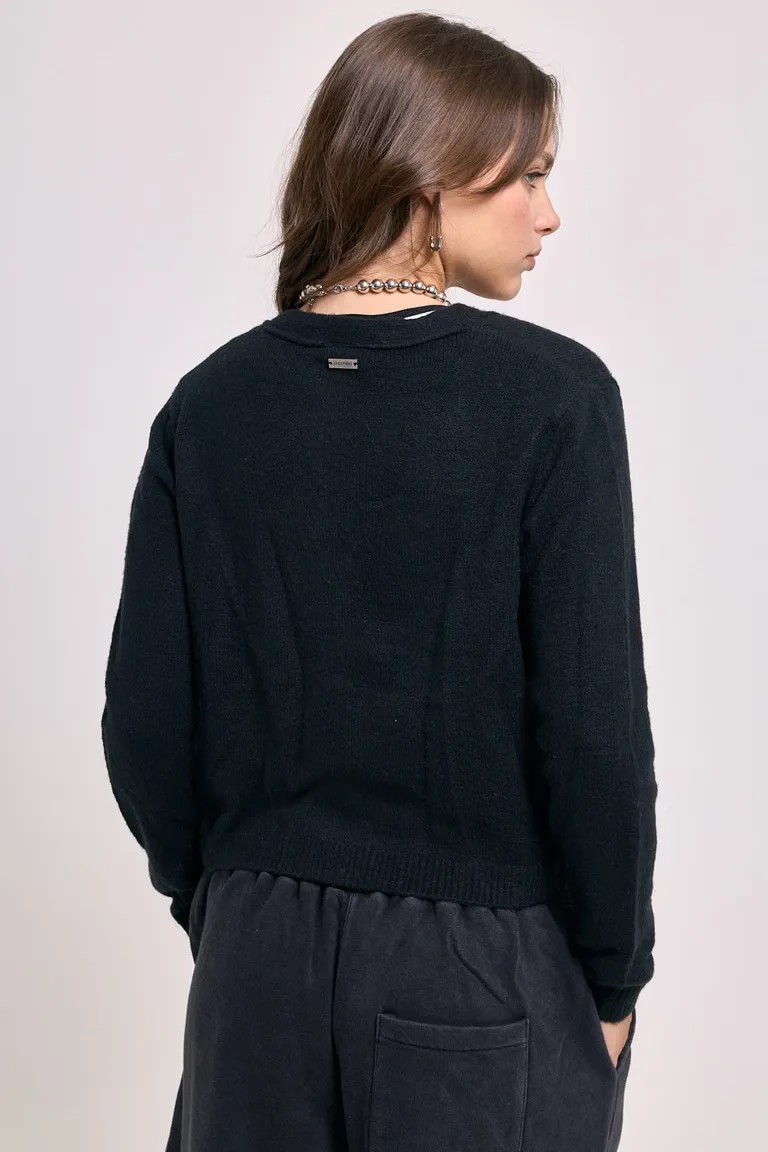 Cardigan corto de mujer con escote en V y botones frontales de 47 Street en Buzos y Sweaters para argentina