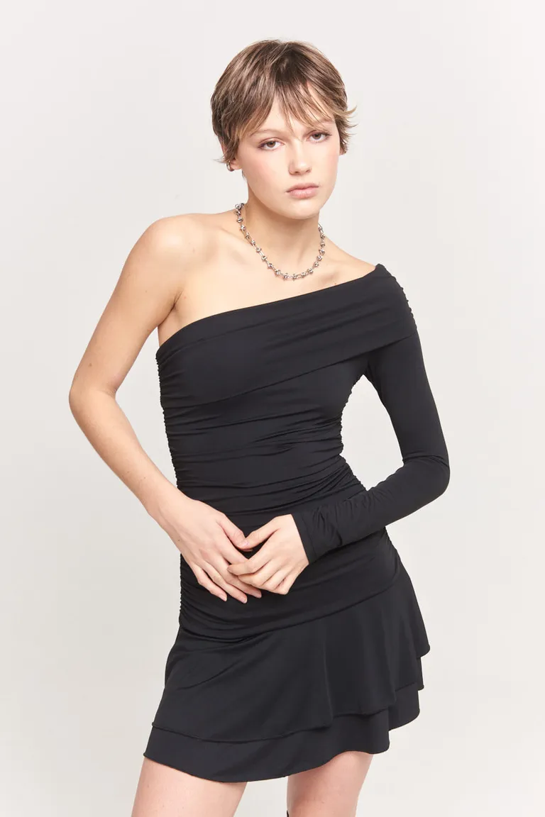 Vestido de un solo hombro de microfibra con frunce en la cintura de 47 Street en Vestidos para argentina