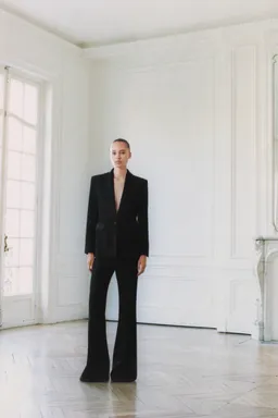 Pantalón acampanado tiro alto de Mango en Pantalones para argentina