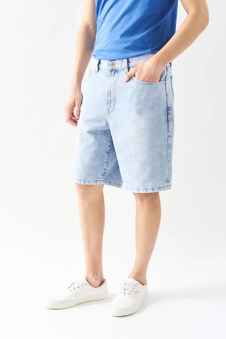 Bermuda de jean ancha con detalles metálicos en bolsillo trasero de Bensimon en Bermudas y Shorts para argentina