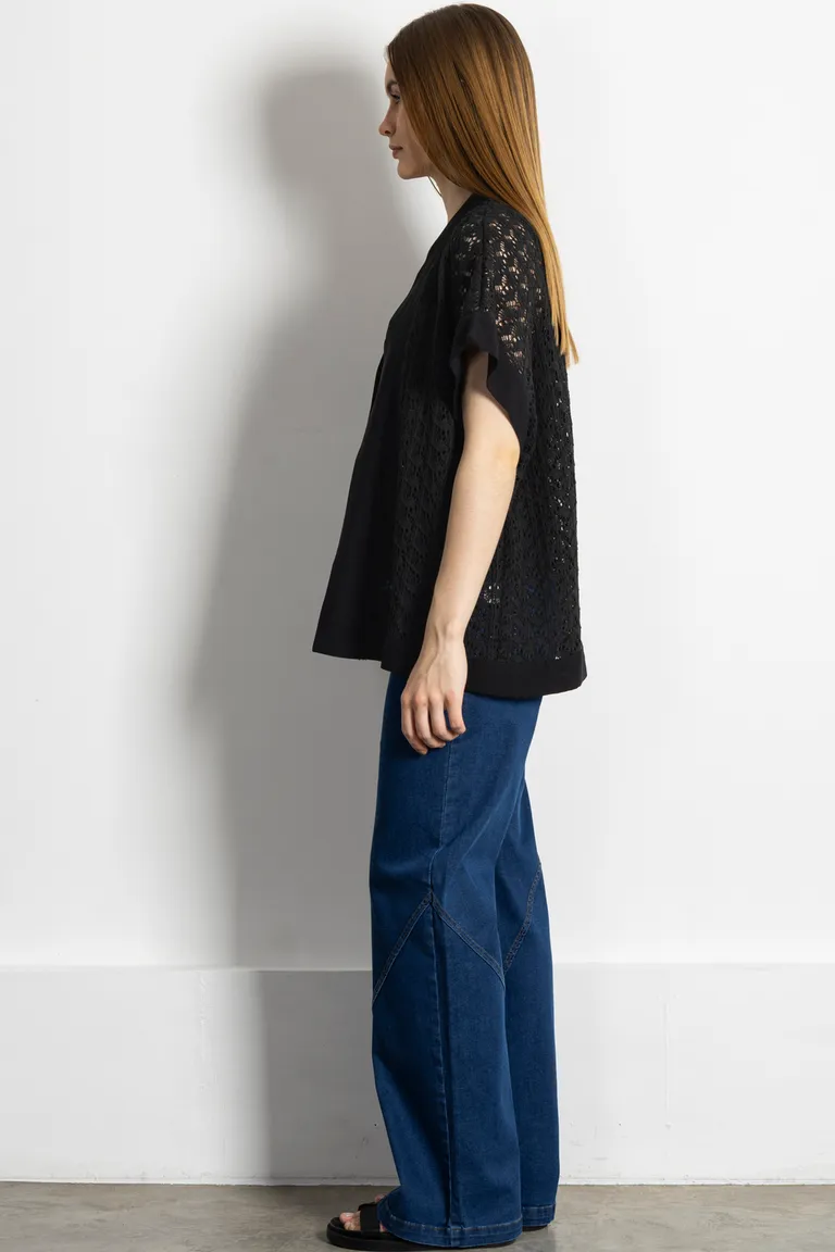 Prenda de vestir negra de manga corta con diseño de encaje de Kill en Capas y Ponchos para argentina