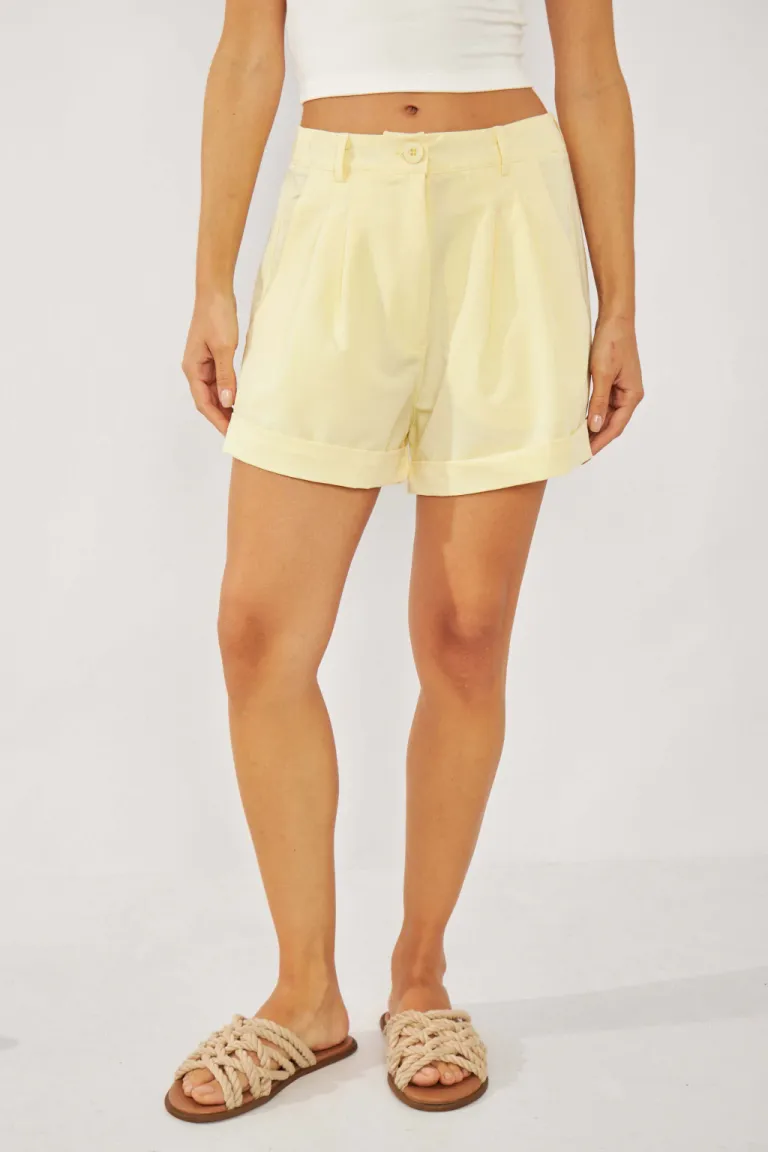 Shorts negro de tela sastrera con bolsillos laterales y dobladillo de Belle en Shorts para argentina