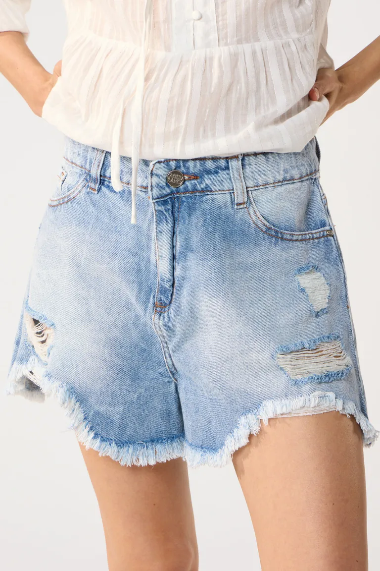 Shorts de mezclilla con diseño desgastado y corte holgado para mujer de Cuesta Blanca en Shorts para argentina