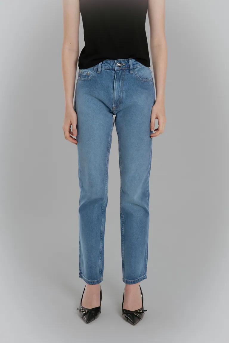 Pantalón de Jean Recto Azul con Desgaste Medio - Diseño Versátil y Cómodo de Naíma en Pantalones para argentina