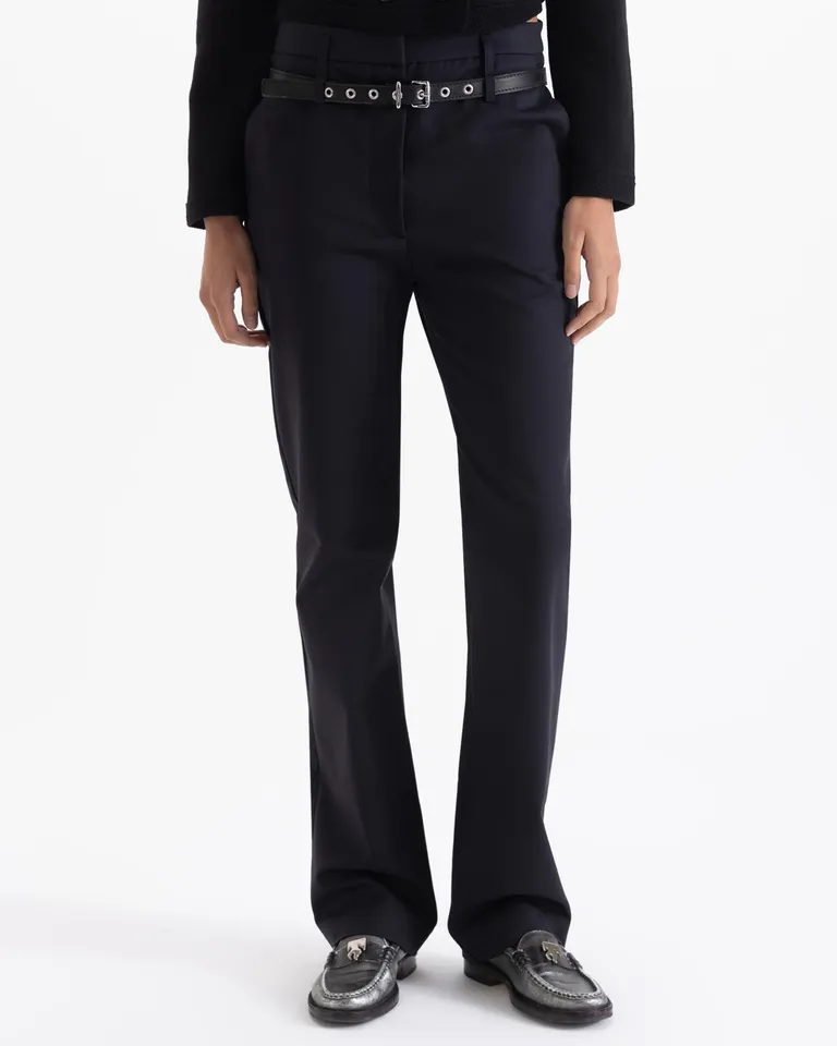 Pantalón sastrero de pierna recta con cinto desmontable y bolsillos funcionales de Jazmin Chebar en Pantalones para argentina