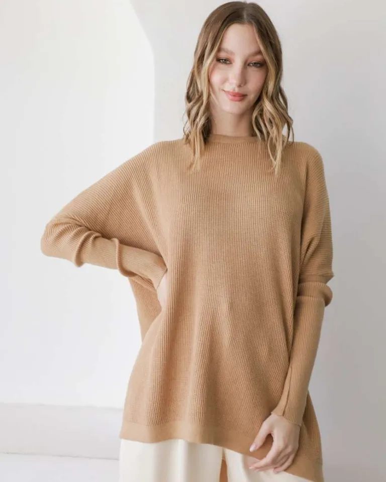 Elegante y versátil sweater para mujer, ideal para looks de día a día de Hesed en Buzos y Sweaters para argentina