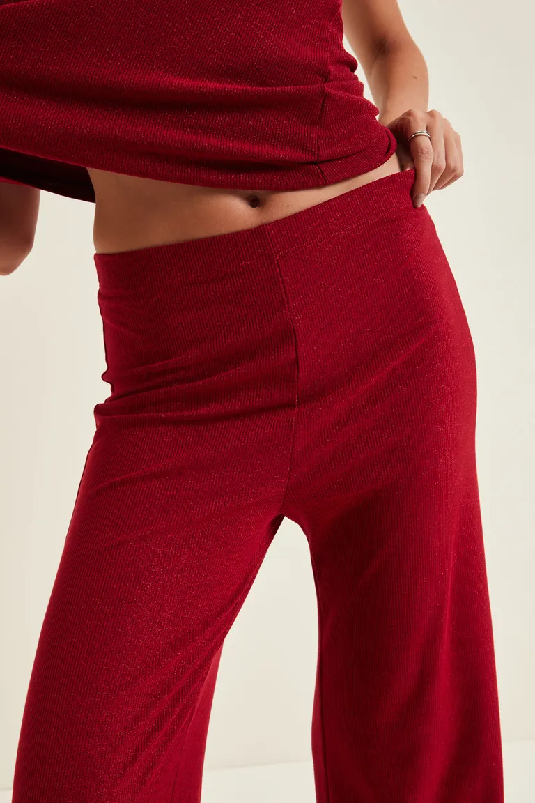 Pantalón de mujer tiro alto de calce recto con cintura elastizada de Cuesta Blanca en Pantalones para argentina