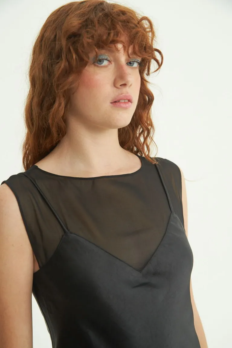 Vestido largo y elegante de chifón transparente y capa satinada para ocasiones especiales de Las Pepas en Vestidos para argentina