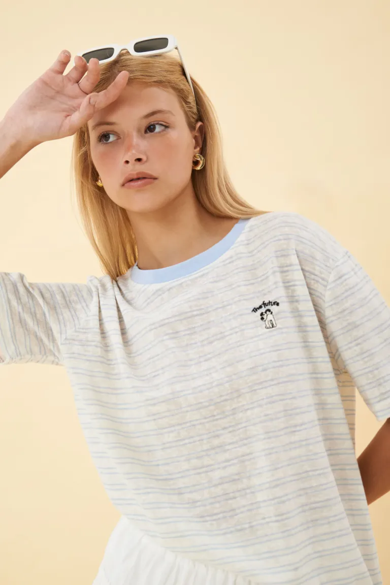 Remera de estilo casual con diseño de rayas en tonos neutros para mujer de Apricot en Remeras para argentina