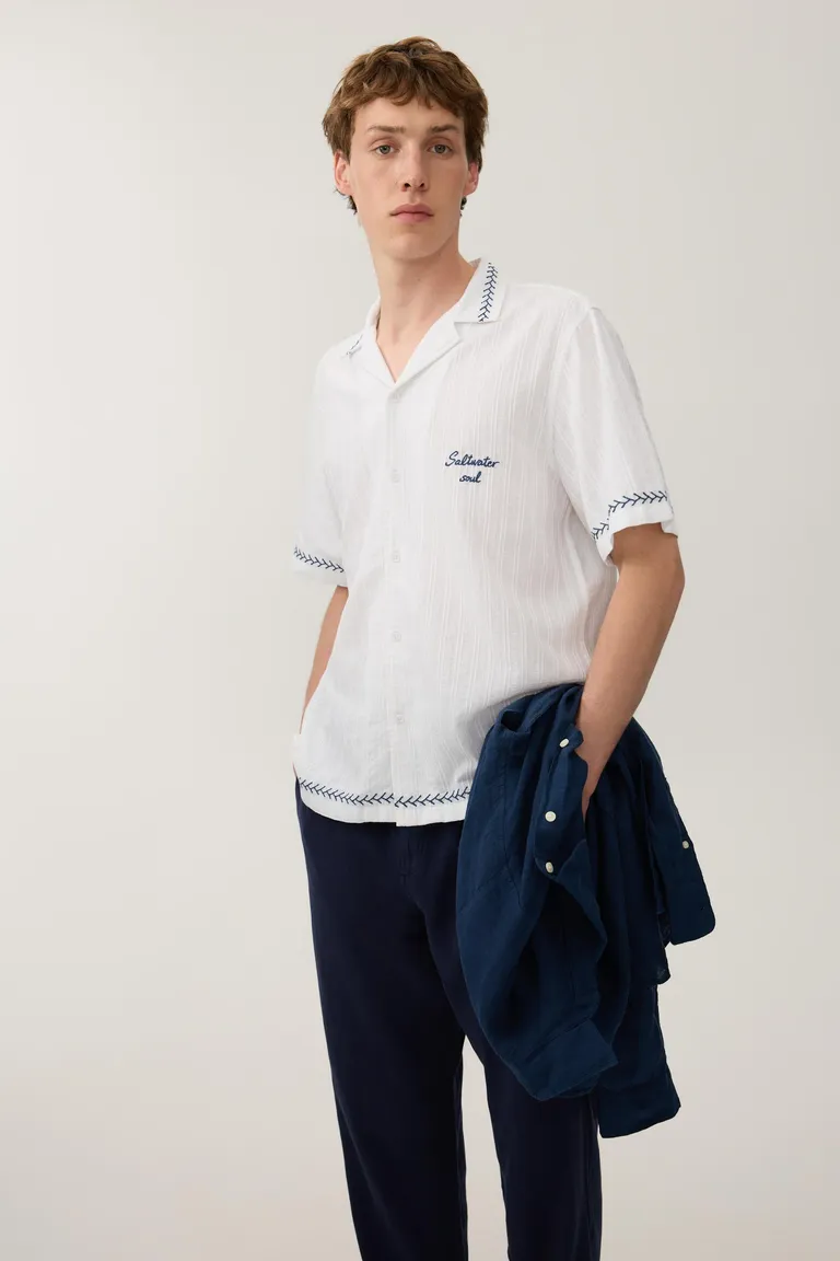 Camisa resort con bordados de Lefties en Camisas para argentina