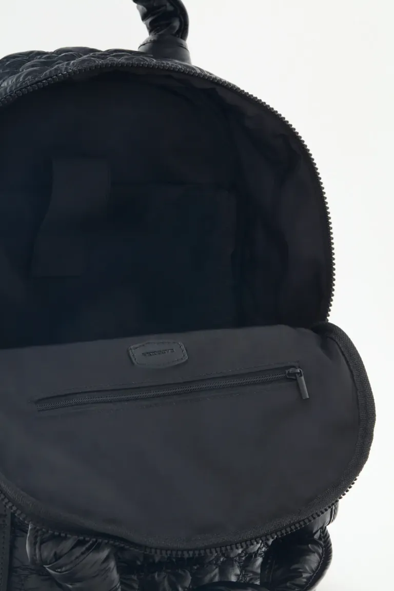 Mochila matelassé negra con bolsillos y compartimento para portátil de Rapsodia en Mochilas para argentina