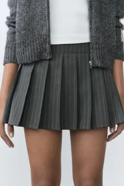Falda pantalón tableada diplomática de Mango en Faldas para argentina