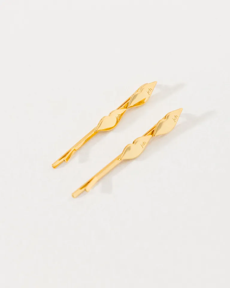 Hebilla plateada para el cabello con aplicación de color y diseño personalizado de Jazmin Chebar en Bijouterie para argentina