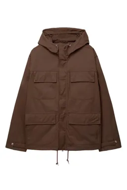 Chubasquero capucha bolsillos de Pull&Bear en Abrigos y Camperas para argentina