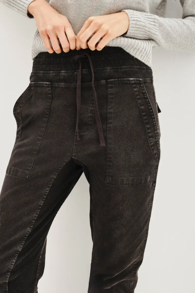 Pantalón de corte recto con bolsillos, ajuste en puños y cintura regulable con cordón de Rapsodia en Pantalones para argentina