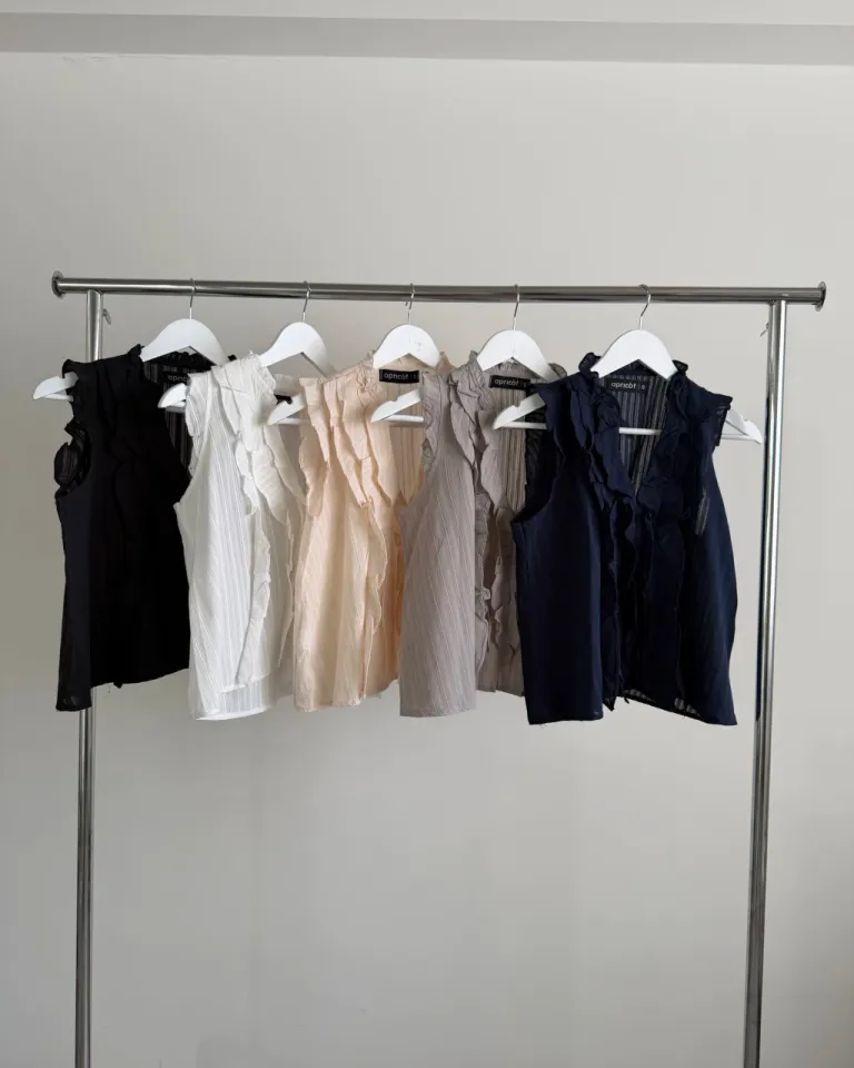 Blusa elegante y sofisticada de diseño delicado para looks refinados de Apricot en Blusas para argentina