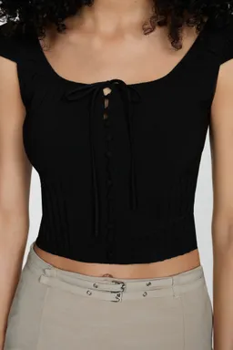 Top crop con botones de Mango en Tops para argentina