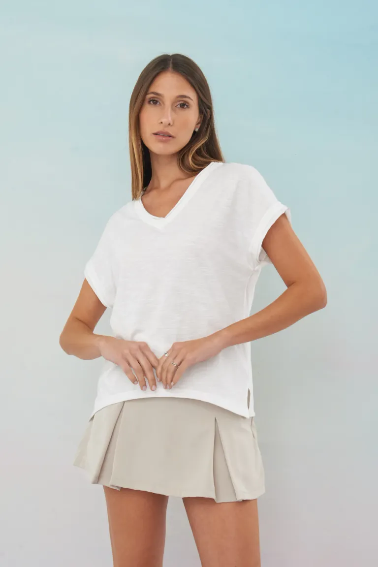 Remera minimalista de corte holgado para mujer de Apricot en Remeras para argentina