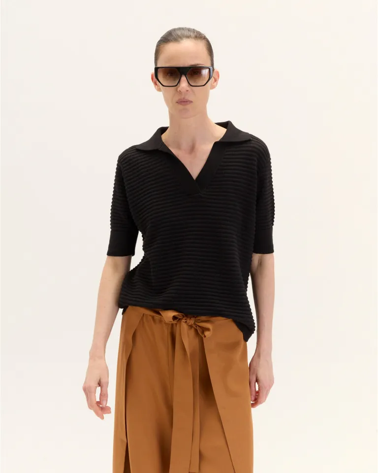 Remera de punto jersey con detalles en bastones horizontales de Blue Sheep en Remeras para argentina