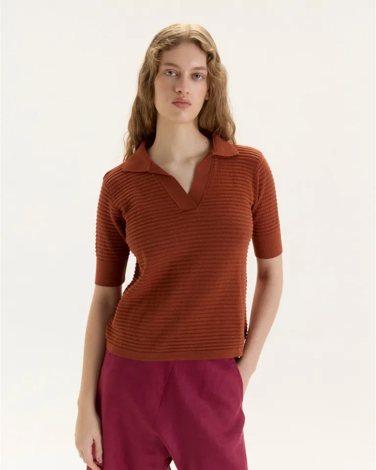 Remera de punto jersey con detalles en bastones horizontales de Blue Sheep en Remeras para argentina