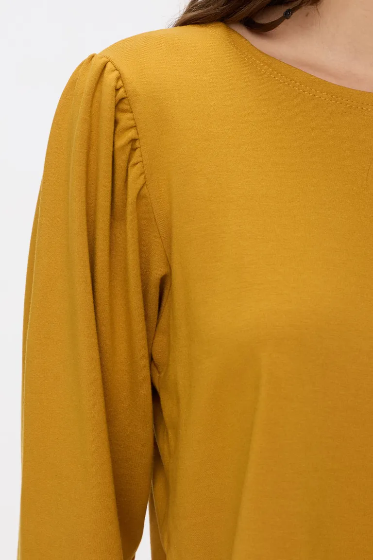 Buzo manga larga con escote redondo y hombros fruncidos de Cuesta Blanca en Buzos y Sweaters para argentina